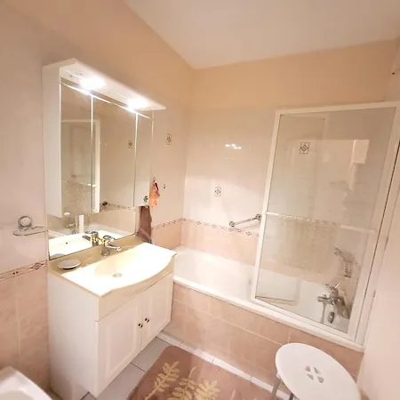 T3 Avec Terrasse Et Garage A 300 M De La Plage, Quartier Arago - Fr-1-92-582 شقة *